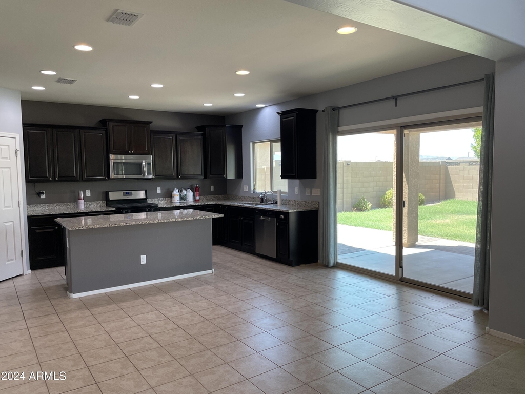 17560 W Lilac Street - Photo 14