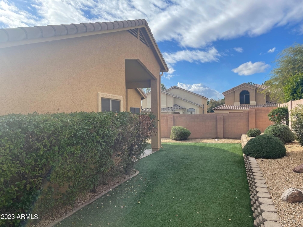 6668 W Rose Garden Lane - Photo 18