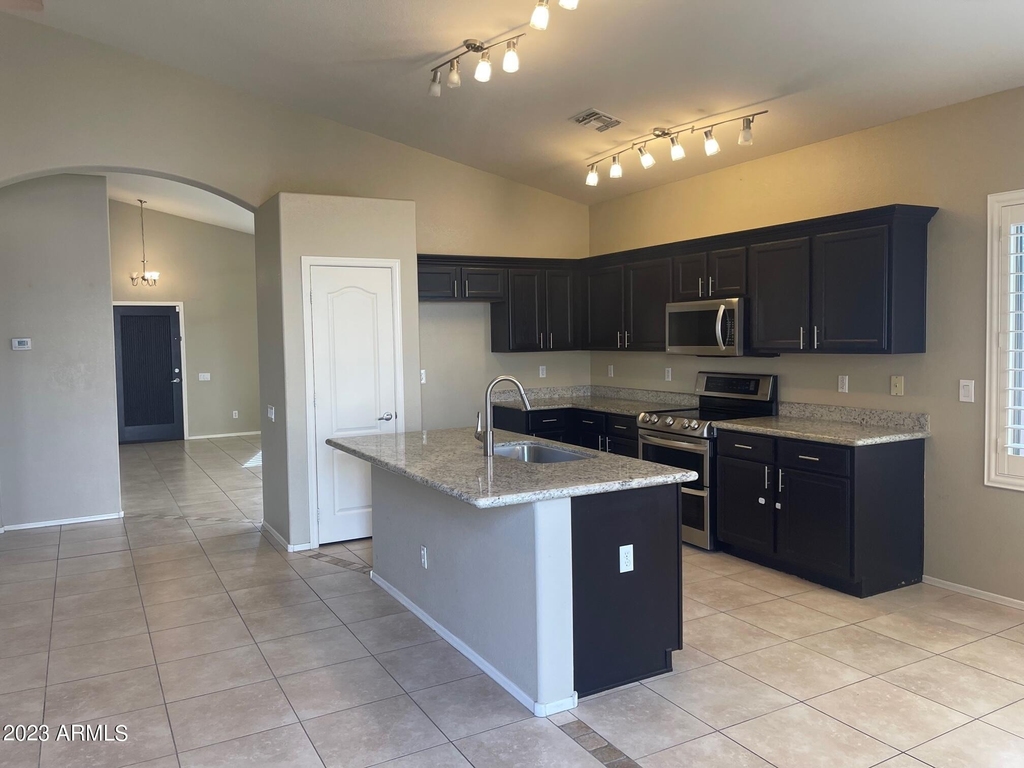 6668 W Rose Garden Lane - Photo 2