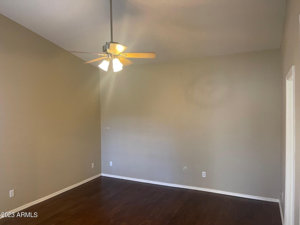 6668 W Rose Garden Lane - Photo 11