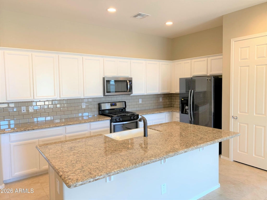 14306 W Voltaire Street - Photo 2