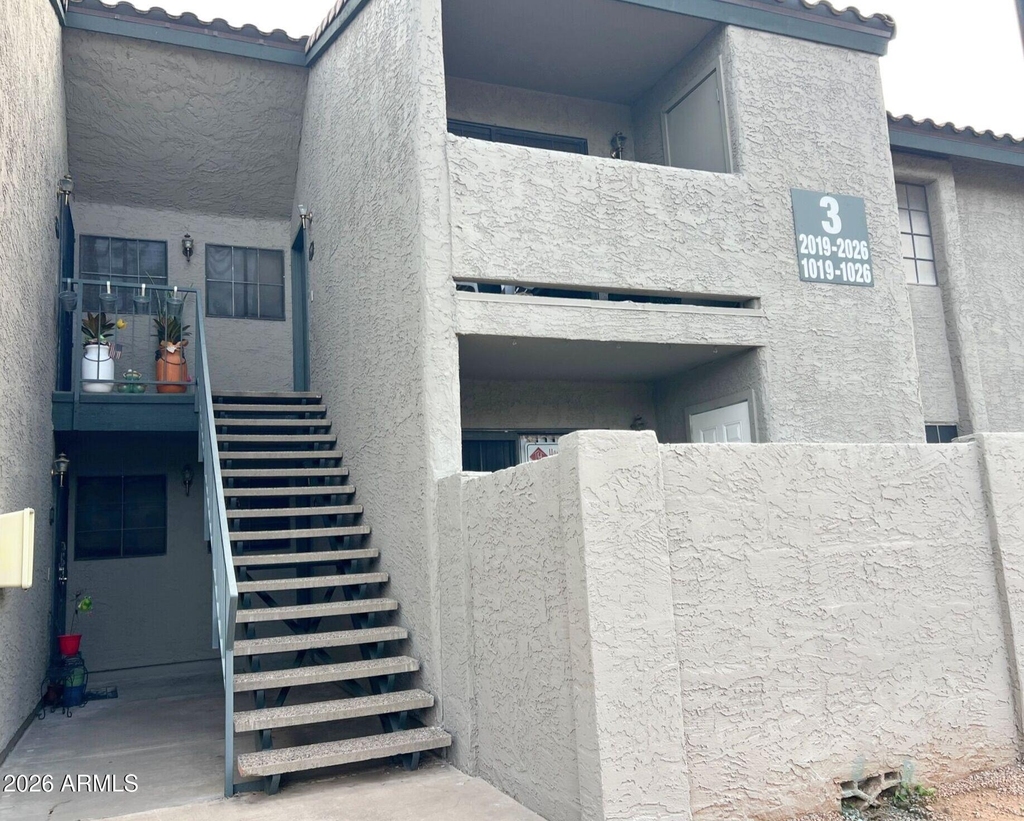 533 W Guadalupe Road - Photo 1