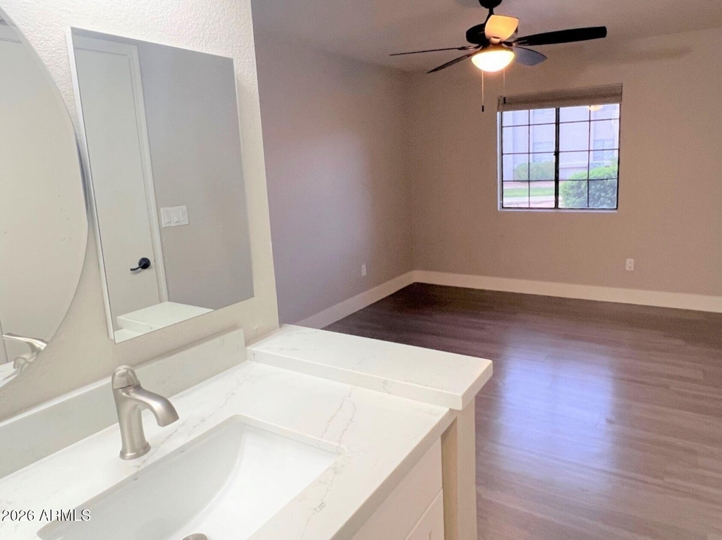 533 W Guadalupe Road - Photo 13