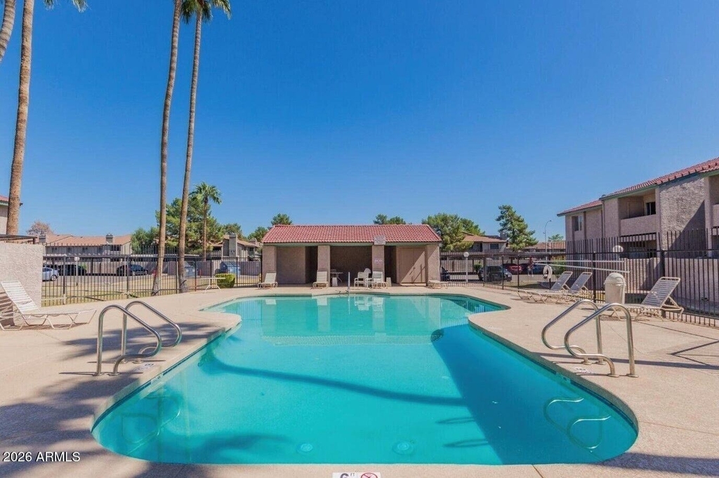 533 W Guadalupe Road - Photo 16