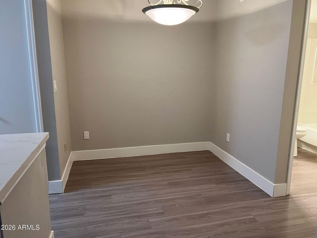 533 W Guadalupe Road - Photo 8