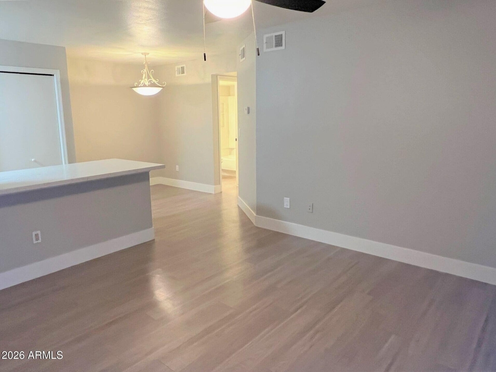 533 W Guadalupe Road - Photo 2