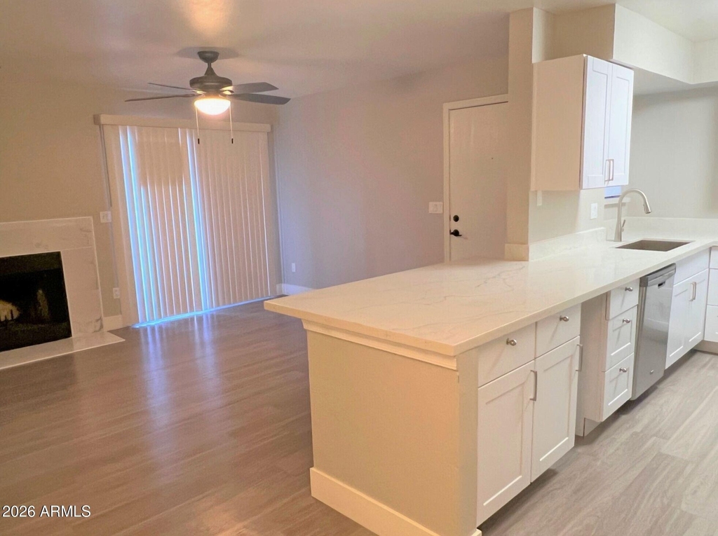 533 W Guadalupe Road - Photo 7