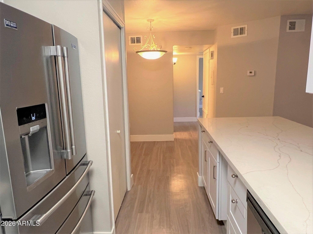 533 W Guadalupe Road - Photo 5