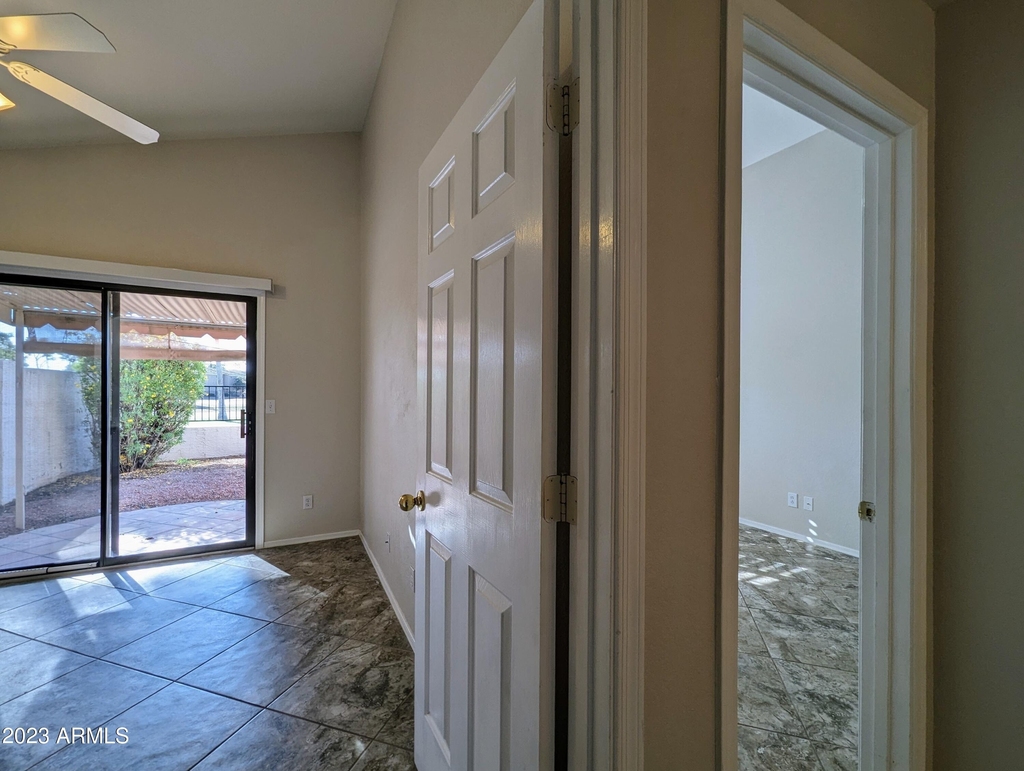 1902 N Barkley -- - Photo 23