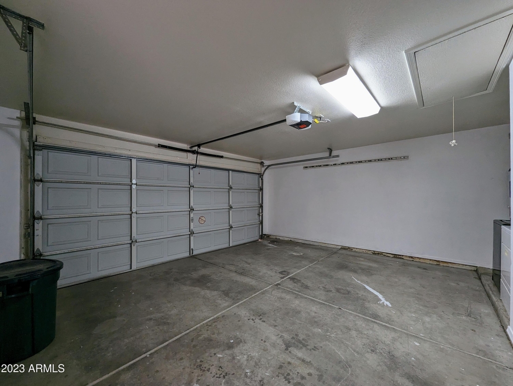 1902 N Barkley -- - Photo 39