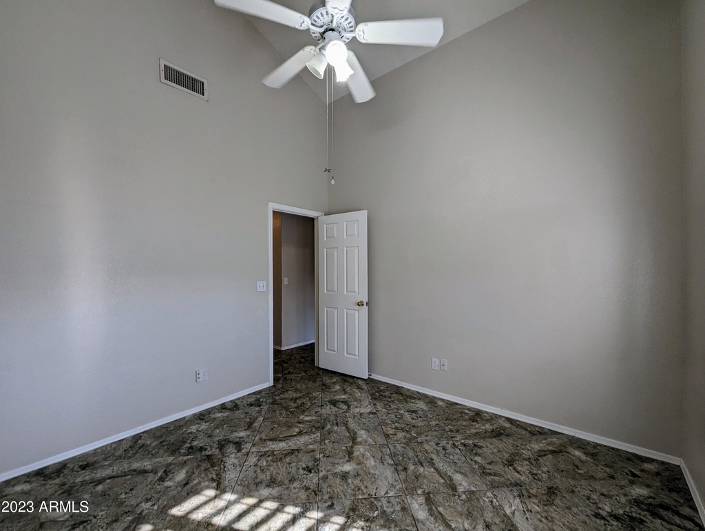 1902 N Barkley -- - Photo 37