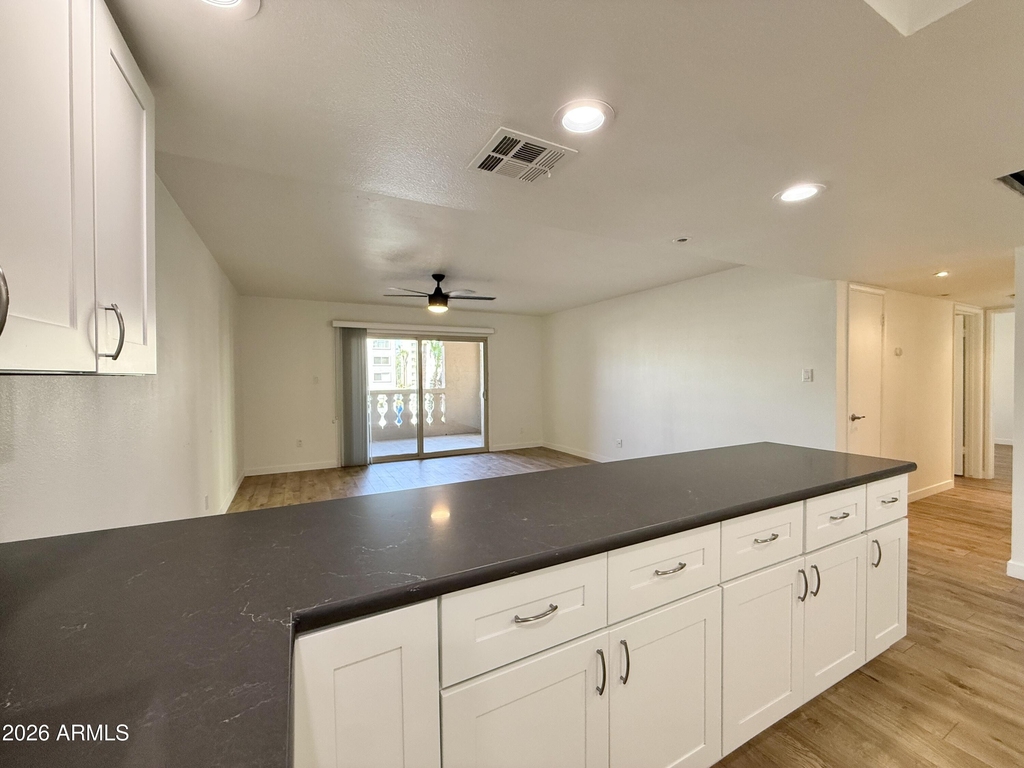 7850 E Camelback Road - Photo 3