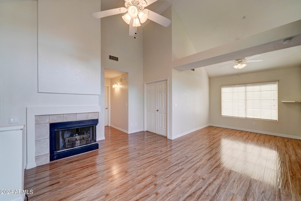 1633 E Lakeside Drive - Photo 4