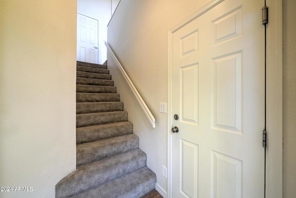 1633 E Lakeside Drive - Photo 3