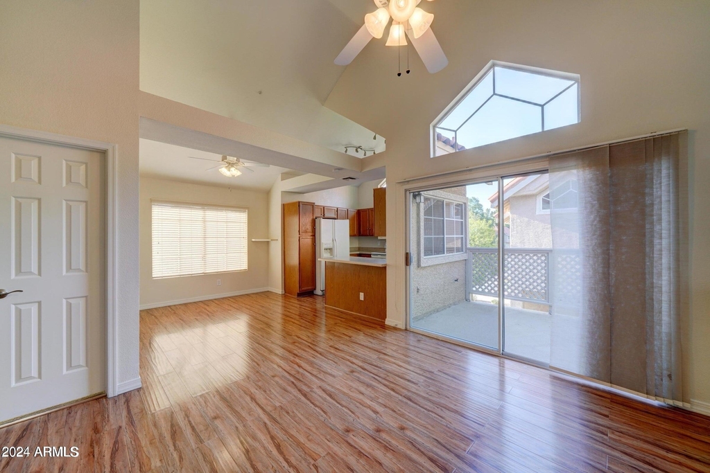 1633 E Lakeside Drive - Photo 6