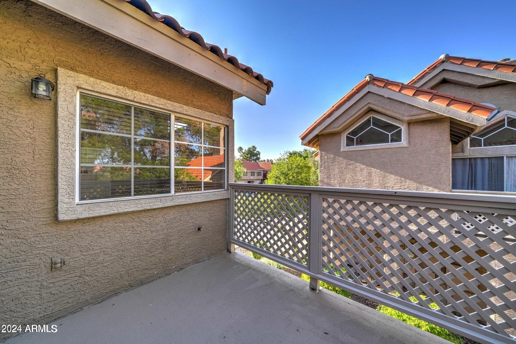 1633 E Lakeside Drive - Photo 18