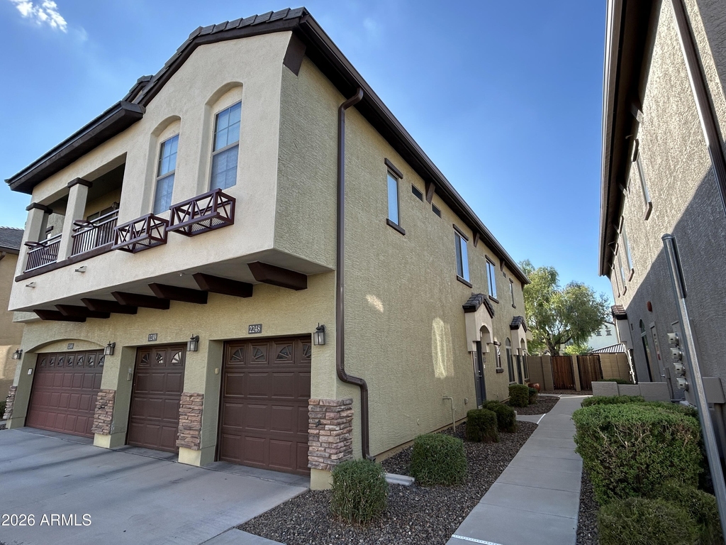2725 E Mine Creek Road - Photo 0