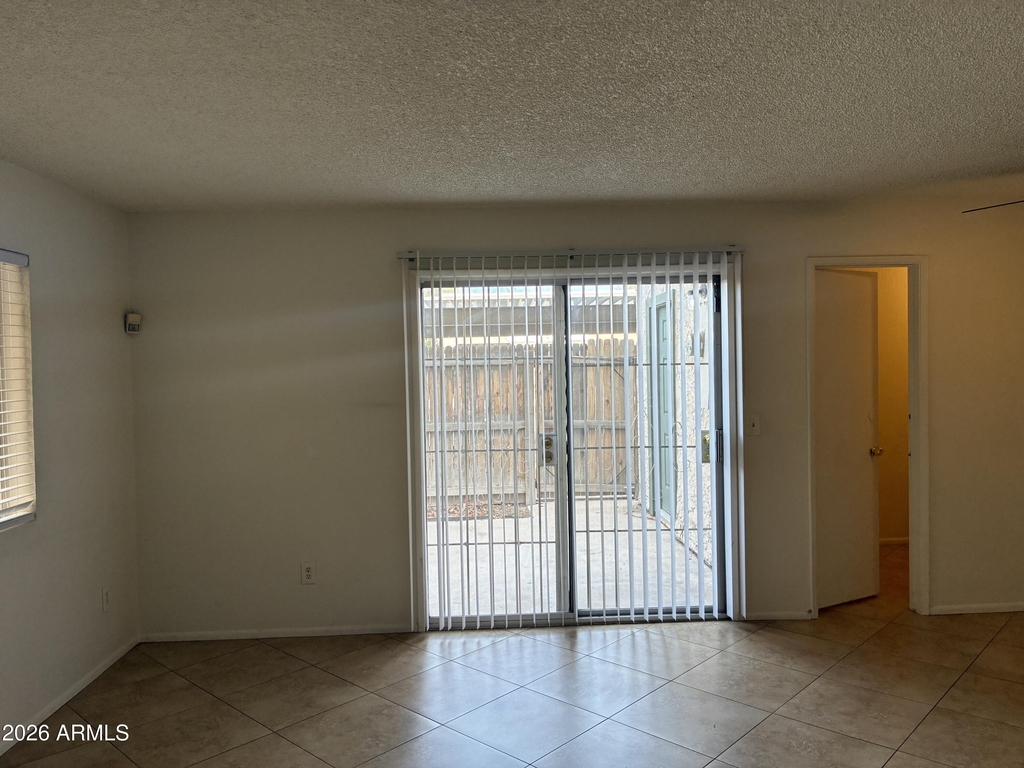 6009 W Townley Avenue - Photo 2