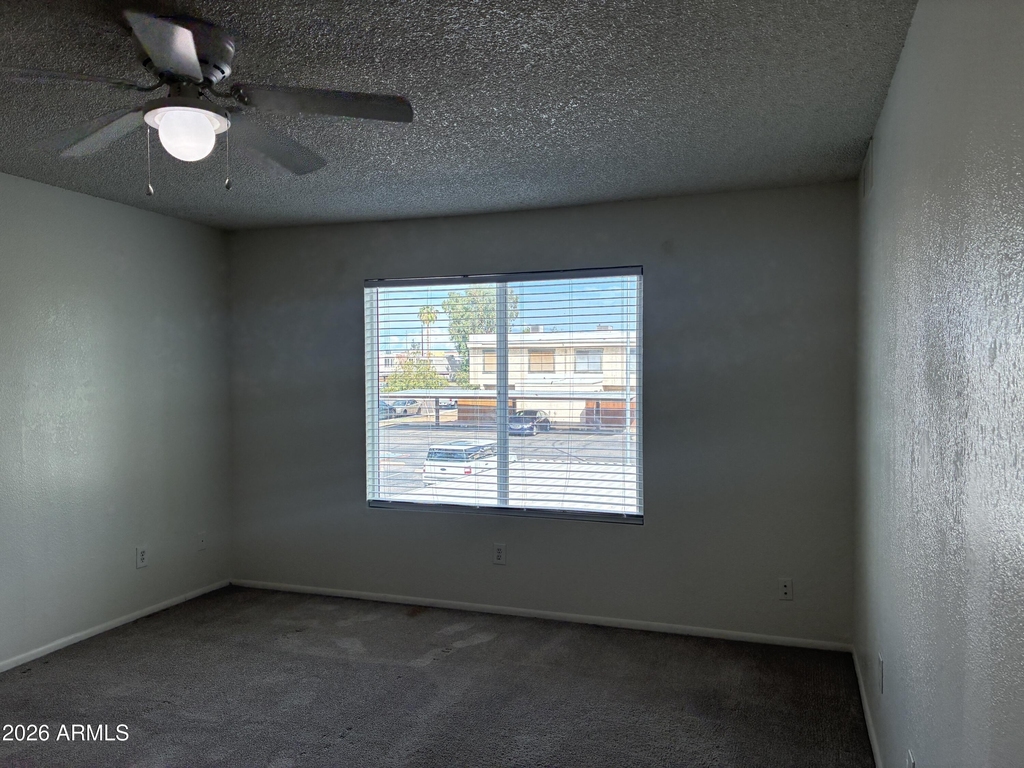 6009 W Townley Avenue - Photo 11