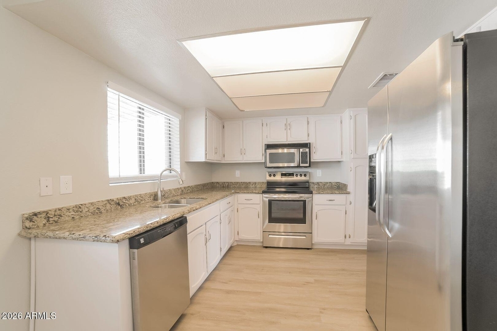 5006 W Torrey Pines Circle - Photo 3