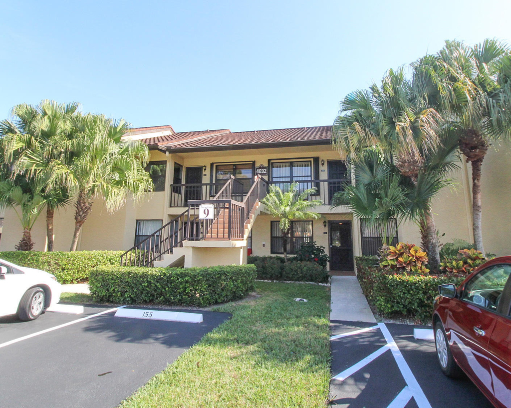 4692 Lucerne Lakes Boulevard E - Photo 0
