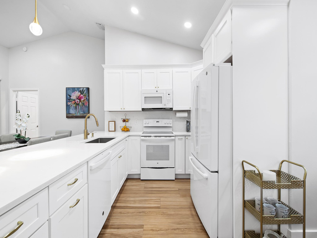8292 Waterline Drive - Photo 4