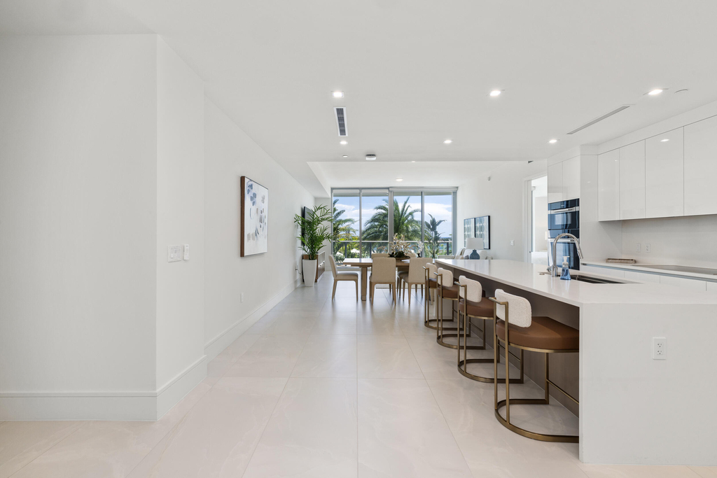 220 Lake Shore Drive - Photo 4