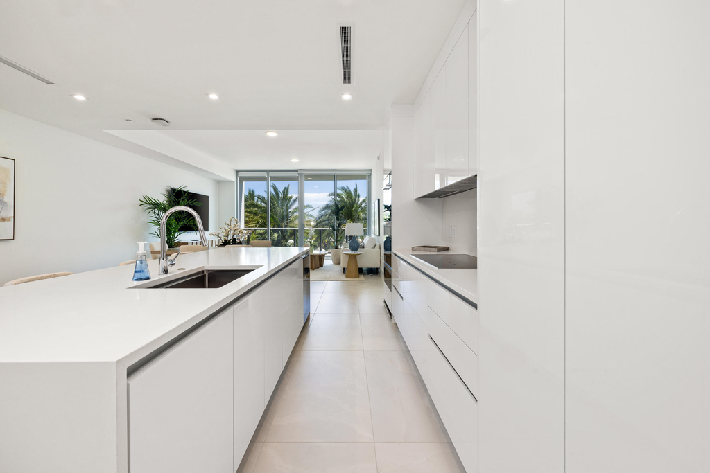 220 Lake Shore Drive - Photo 3