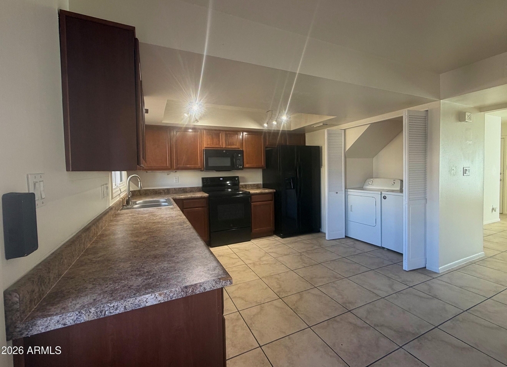 4809 S Mill Avenue - Photo 2