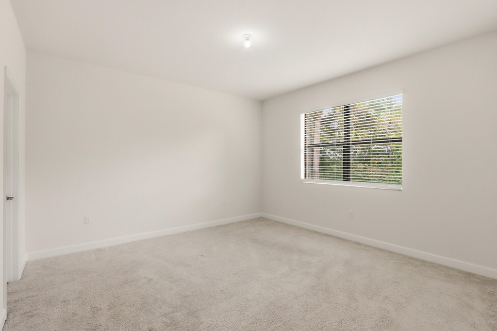 10021 W Villa Circle - Photo 11