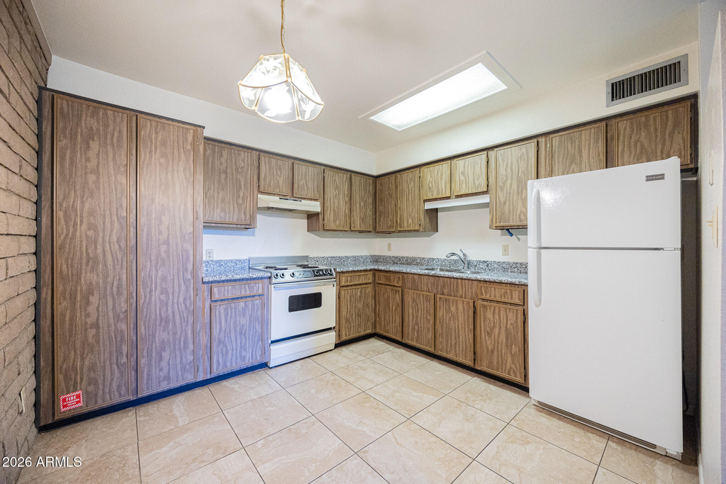2219 W Morten Avenue - Photo 6