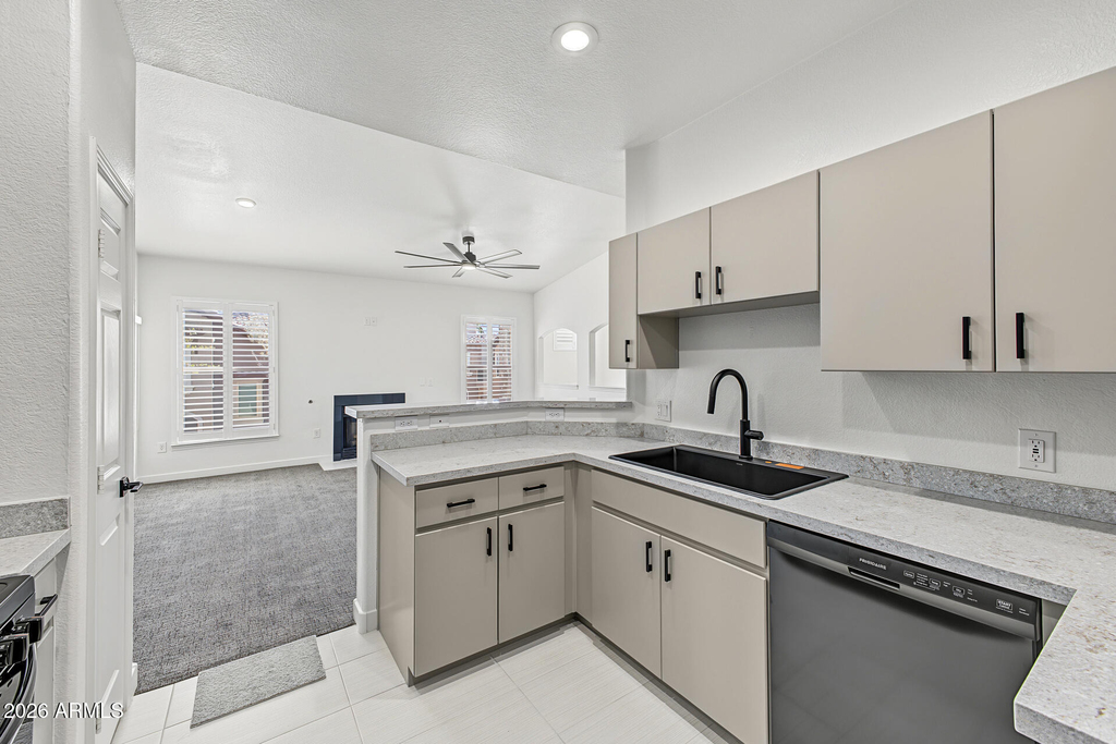 14250 W Wigwam Boulevard - Photo 9