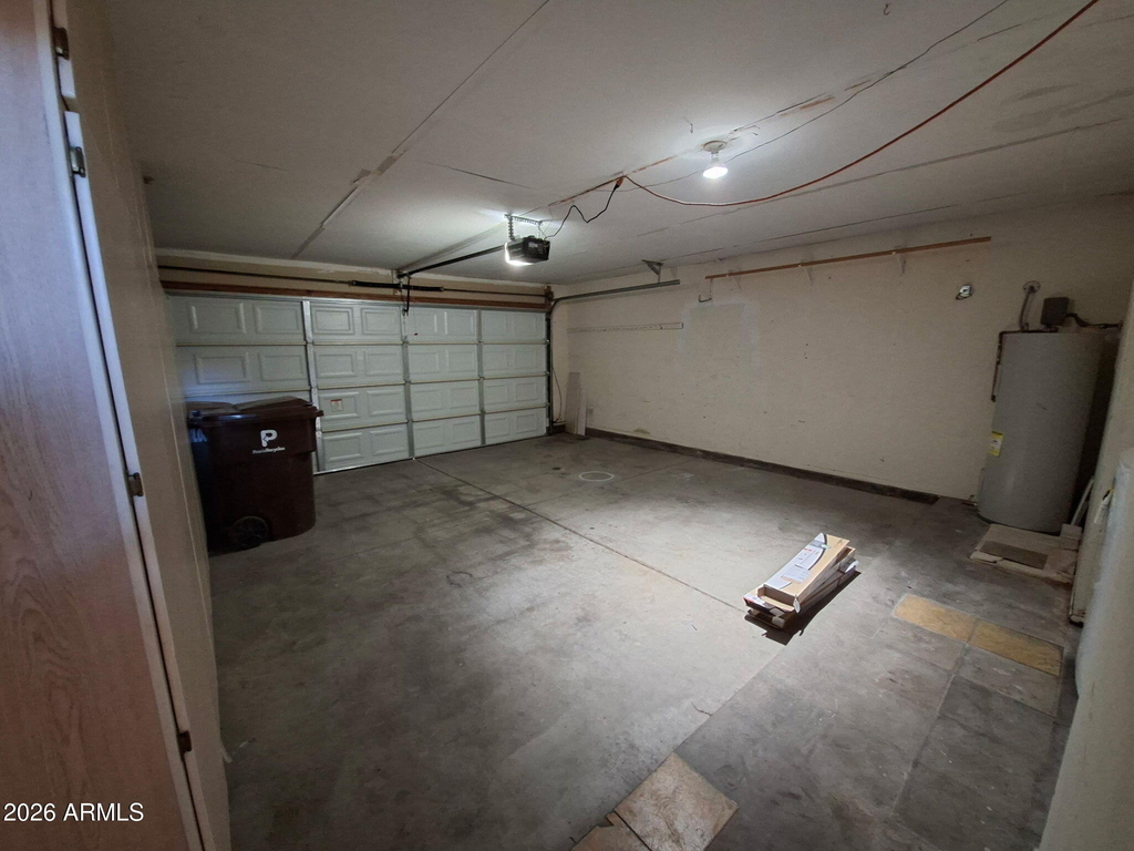8750 W Grovers Avenue - Photo 24