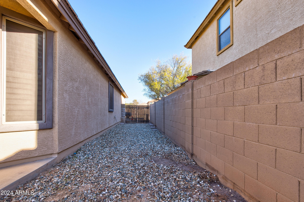 13643 W Country Gables Drive - Photo 36