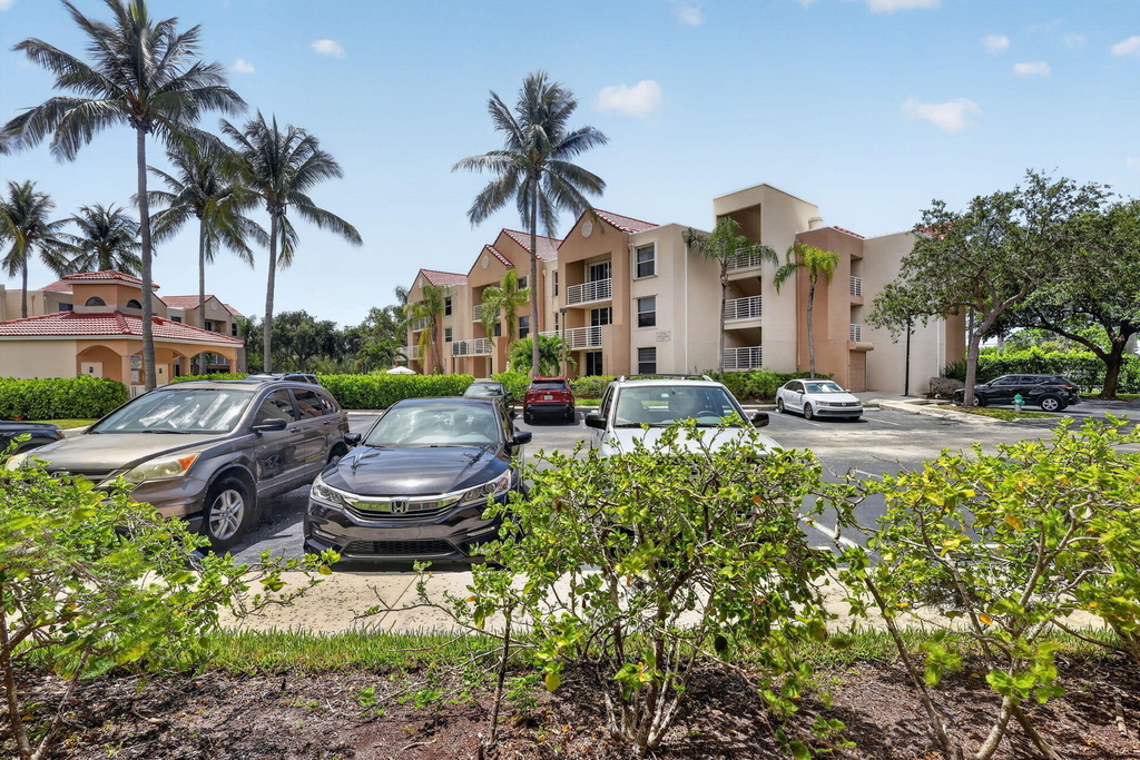 2731 Ocean Club Boulevard - Photo 1