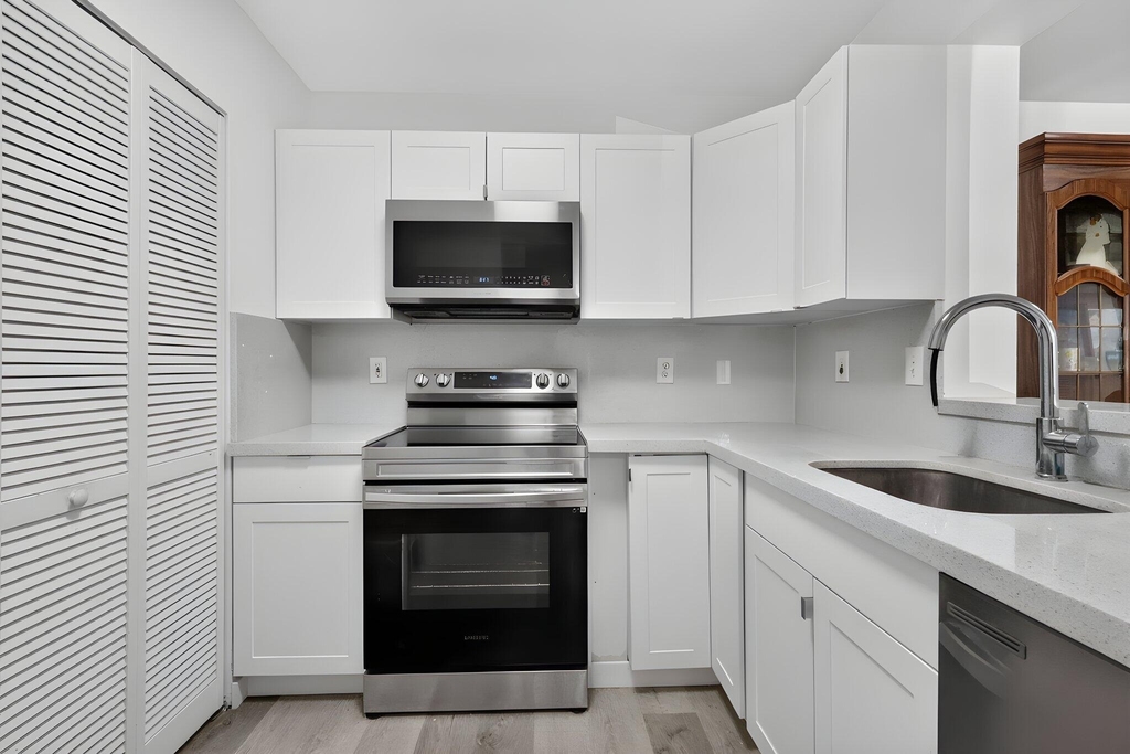 2731 Ocean Club Boulevard - Photo 3
