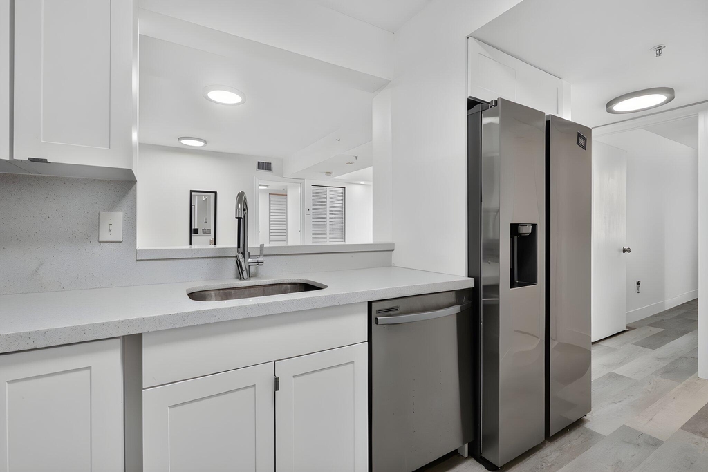 2731 Ocean Club Boulevard - Photo 4