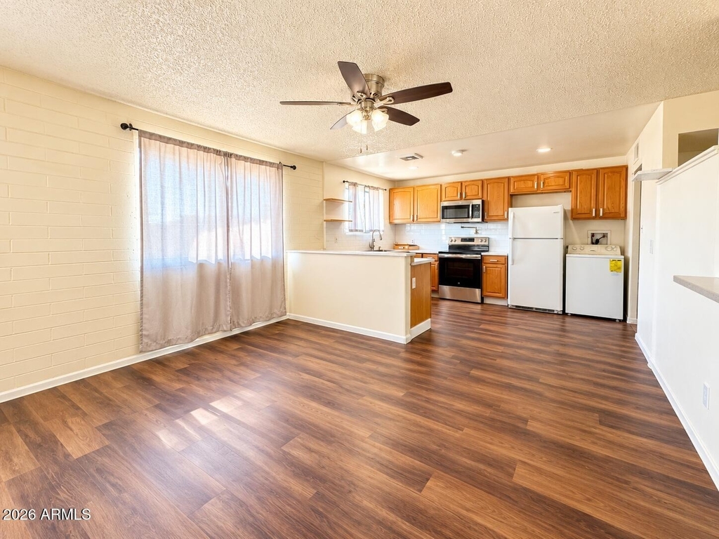 5723 N 62nd Avenue - Photo 2