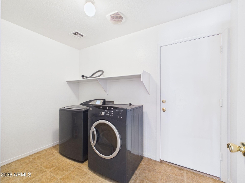 1661 W Harding Avenue - Photo 13