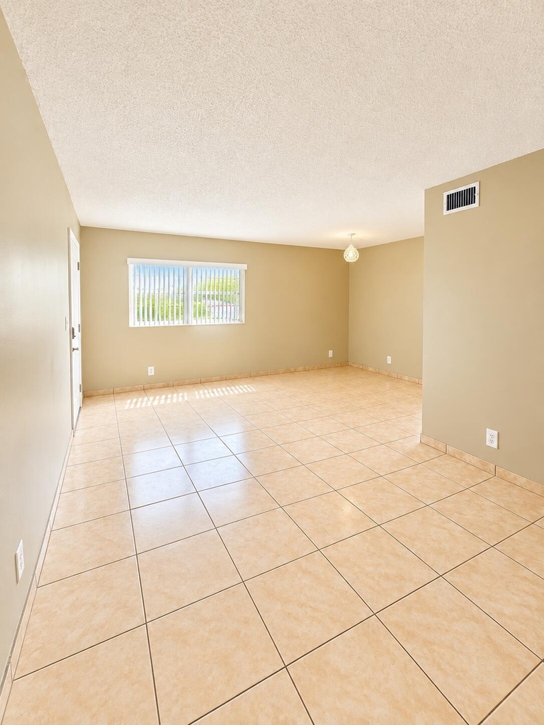 4135 Nw 88th Avenue - Photo 2