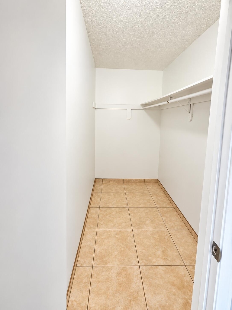 4135 Nw 88th Avenue - Photo 8
