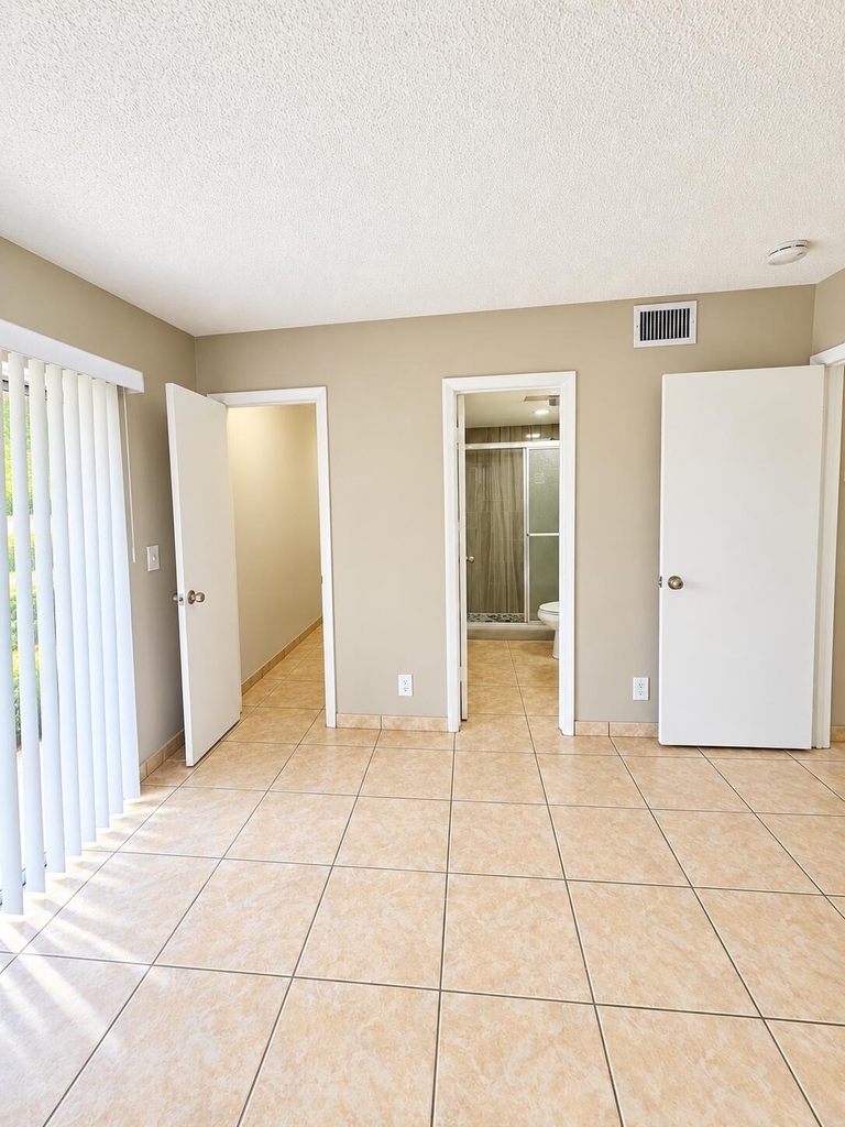 4135 Nw 88th Avenue - Photo 7