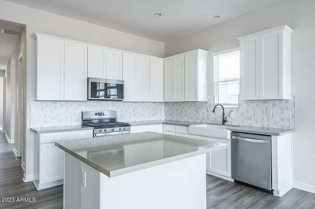 15565 S 181st Lane - Photo 5