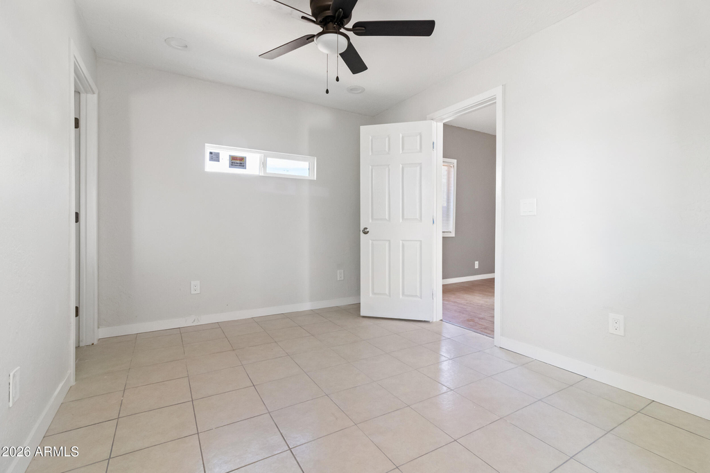 327 N 20th Avenue - Photo 8