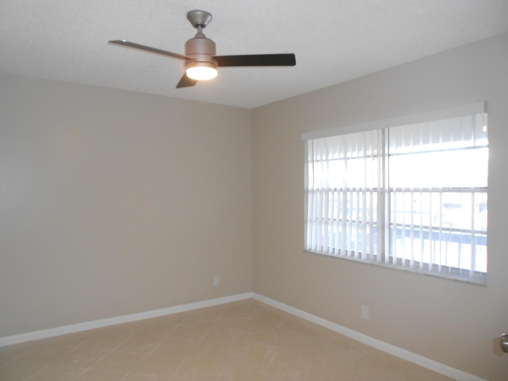 13809 Royal Palm Court - Photo 15