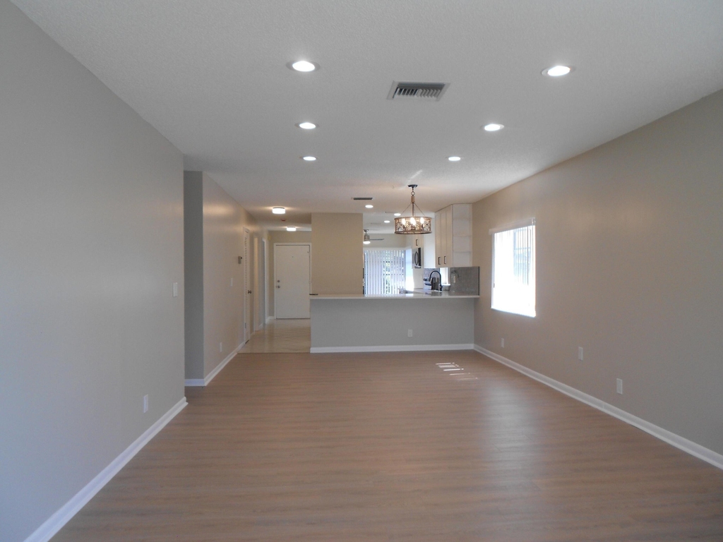 13809 Royal Palm Court - Photo 8