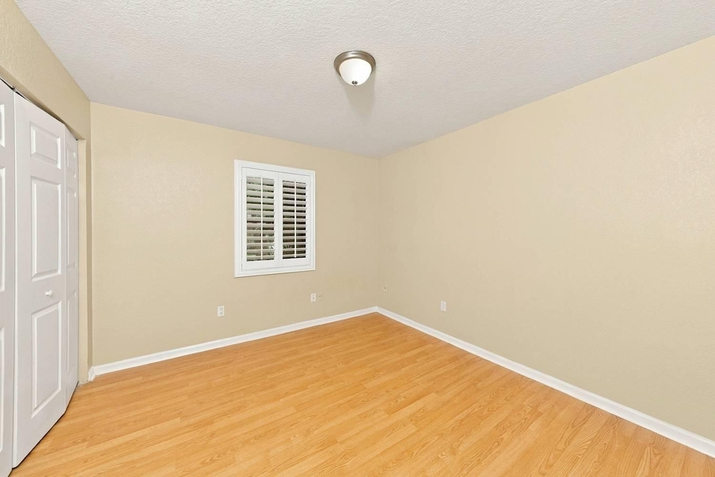 1566 Hollyhock Road - Photo 8