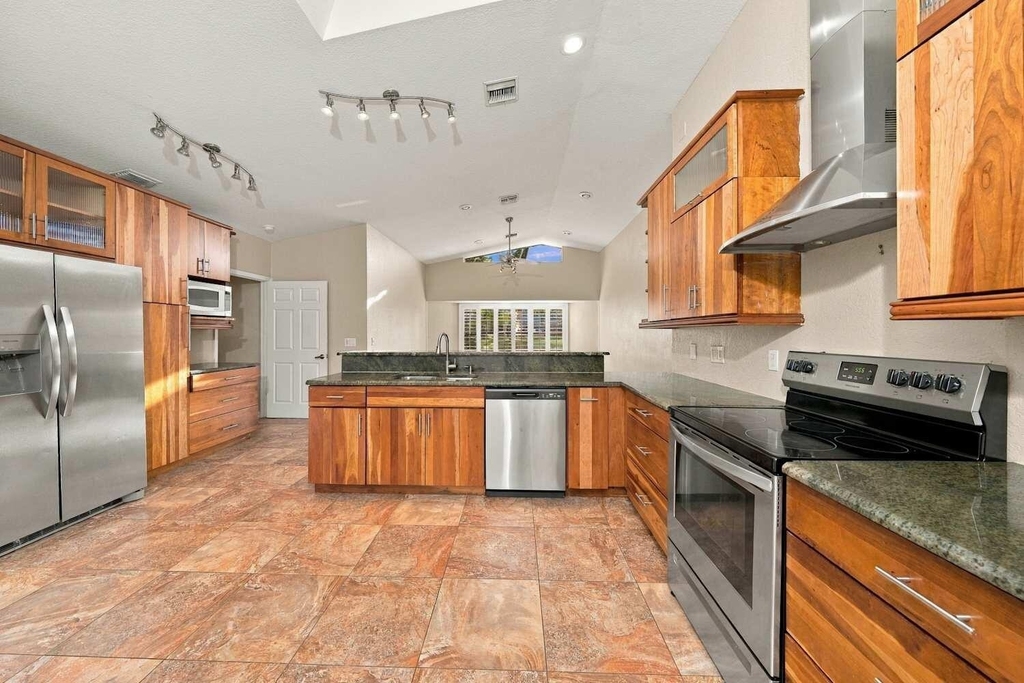 1566 Hollyhock Road - Photo 4