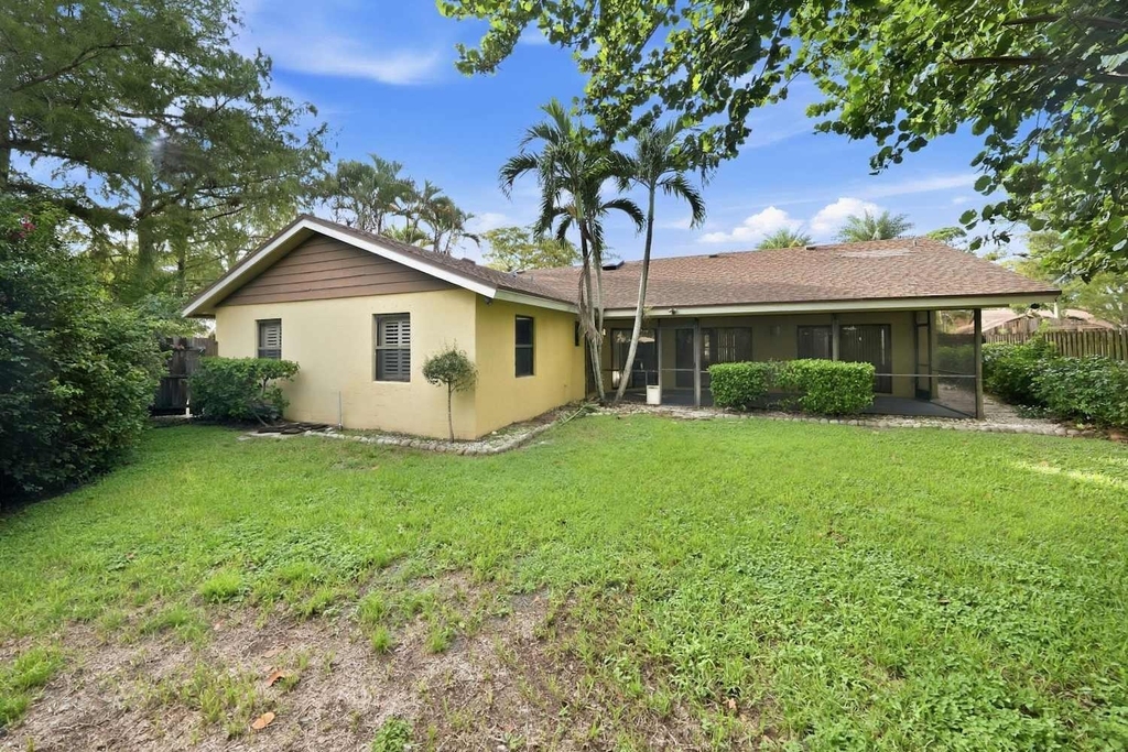 1566 Hollyhock Road - Photo 14