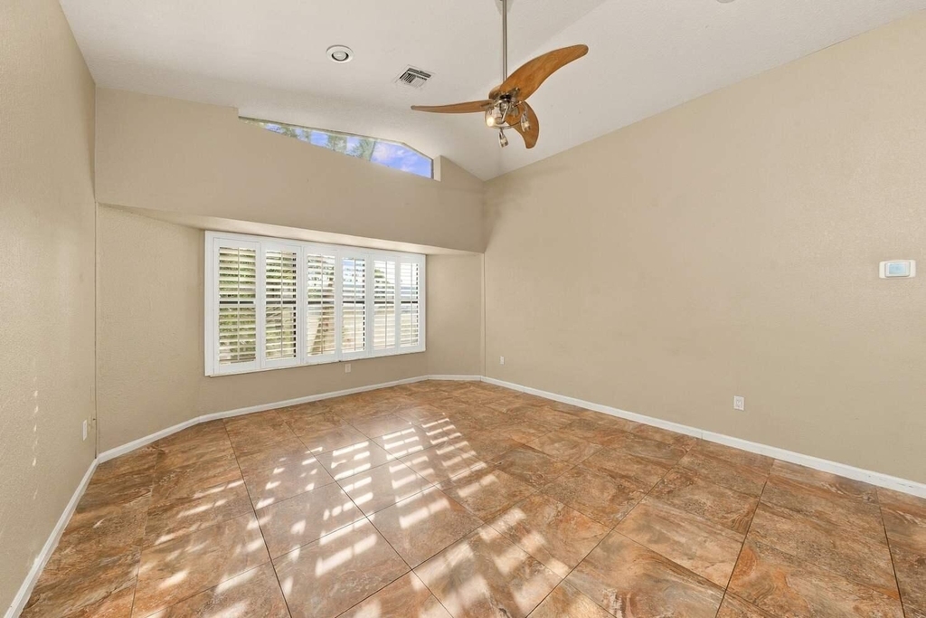 1566 Hollyhock Road - Photo 11